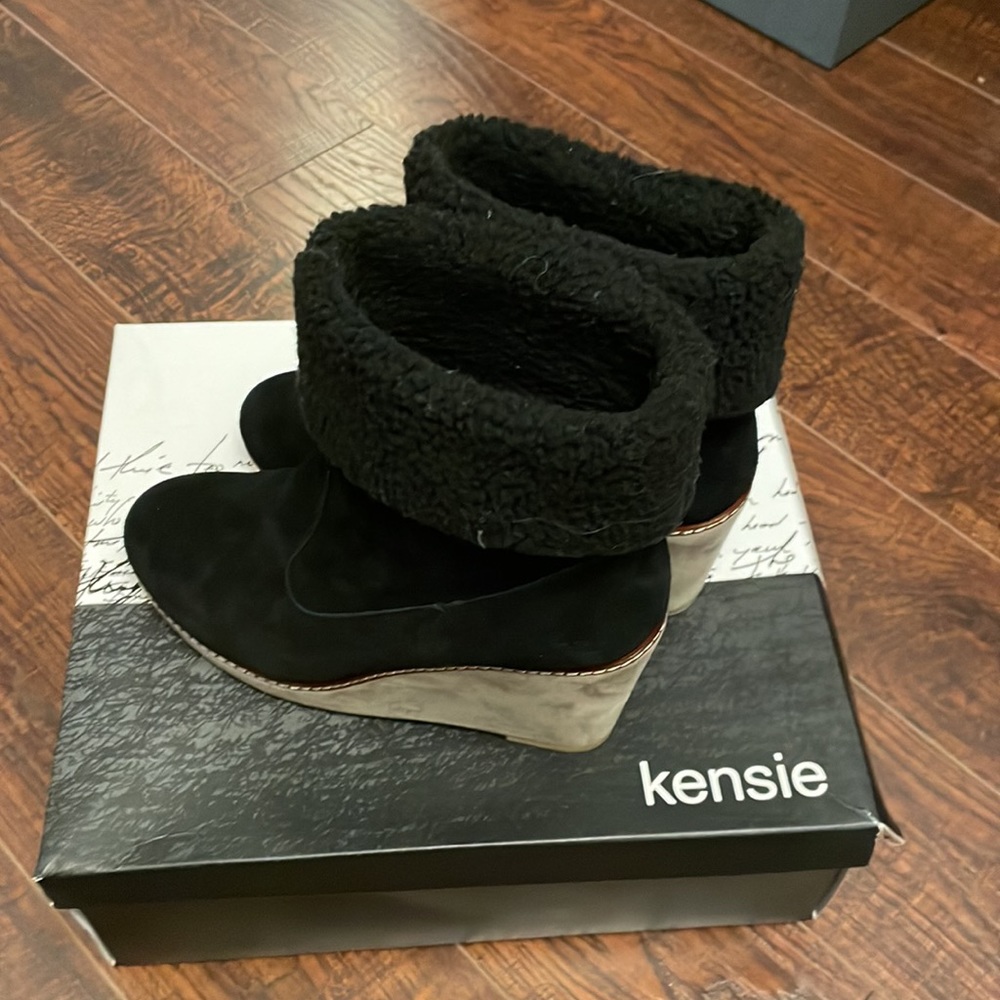 Boots - Picture 3 of 4